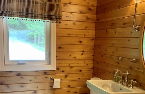 Faraday House | Family cottage i. Bancroft