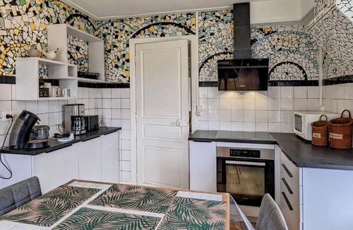 Hericourt Cottage | Family cottage in Héricourt with garden and parking near Belfort, 3 bedrooms
