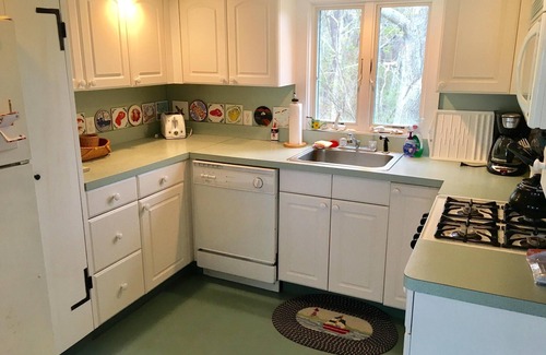 Brewster Cottage | Family Cottage, Steps from a Private Beach on Brewster Dunes