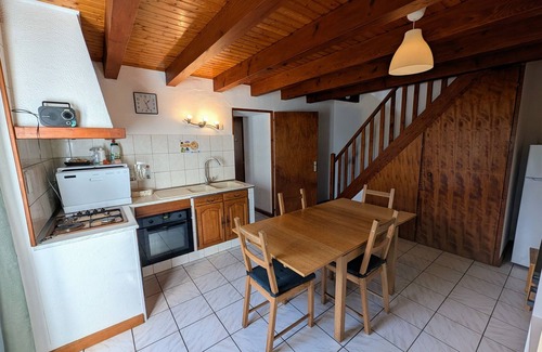 Faymont Cottage | Family cottage with terrace and kids' area in Faymont