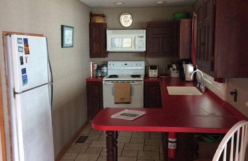 Town of Torrey Cottage | Family/Dog Friendly cottage on Seneca Lake @ Long Point Beach with awesome views