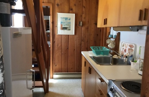 East Chop House | Family & dog friendly; walk to beach, cliff, town, ferries, all bedrooms w/AC