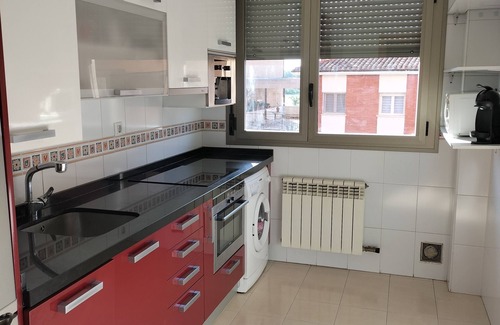 Villamediana de Iregua Apartment | Family apartment 5' from the center of Logroño, with swimming pool and playground.