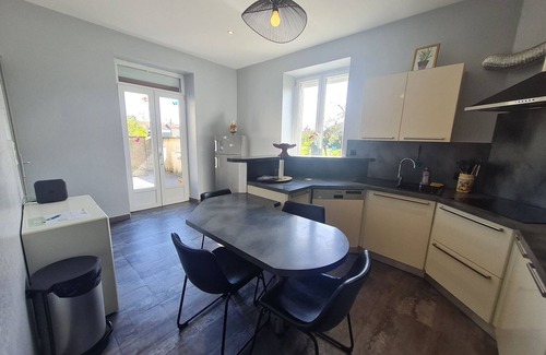 Lironville Cottage | Family Farmhouse Retreat with 12 Cow Breeds and Close to Scenic Spots