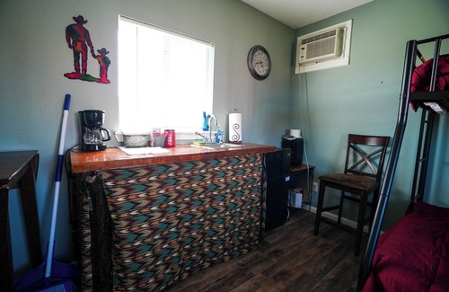 Plantersville Cabin | Family Farms Cabin 4 - Full + Twin Beds, Fire Pit, Fishing & Festival Nearby