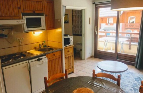 La Salle-les-Alpes Apartment | Family Flat Cosy 35m ² + Terrace 10m ² For 6 Pers.