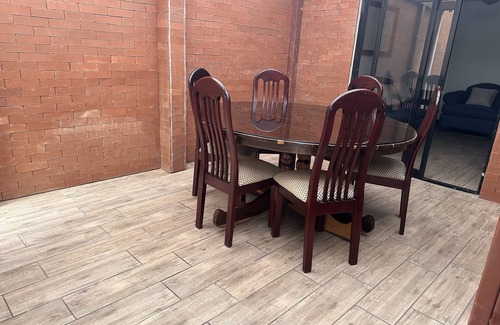 Zona 14 House | Family friendly accommodation with 12 beds, garage and garden in zona 14n