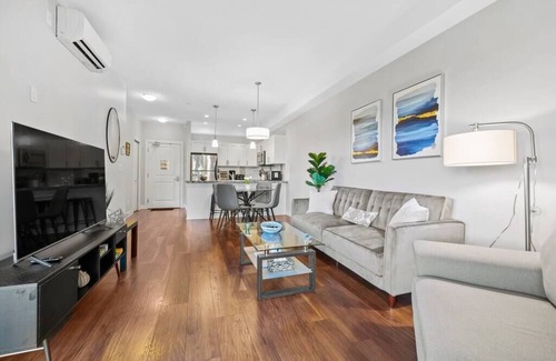 Central Okanagan Apartment | Family-friendly condo/AC/pool/Hot tub/winery/lake view
