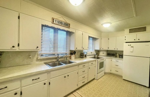 Gordonville House | Family-friendly, 1 mile from Intercourse Village and Kitchen Kettle PA