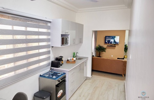 Accra Apartment | Family Friendly 2 Bedroom Apartment in Accra! Fast Wifi & Longstay Discount
