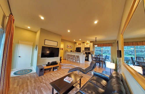 Central Portola Valley House | Family-friendly 3BR resort experience on quiet vineyard near Stanford/Palo Alto