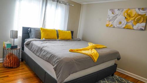 Near East Columbus Apartment | Family Friendly 3BR Home, Walk to Franklin Park
