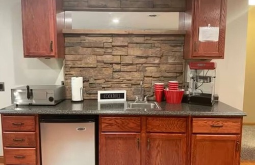 Andover House | Family Friendly 4 Bedroom with Fire Pit and Game Room