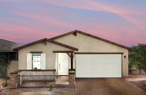 Litchfield Park House | Family-Friendly 4BR Escape Work, Play, Relax!