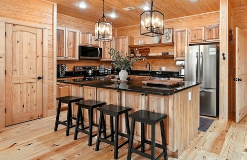 Morganton Cabin | Family-Friendly 5BR Cabin - Near Pisgah National Forest & Brown Mtn OHV Trails