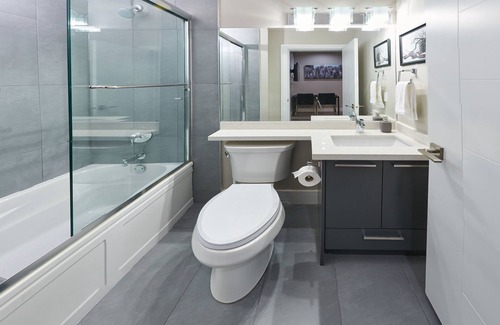 Burnaby Apartment | Family Friendly 9 Bed Rooms house- The Chateau Modern & Luxurious