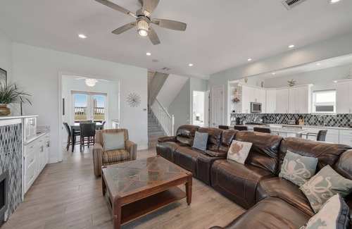Galveston House | Family Friendly Beach House in Gated Beach Resort