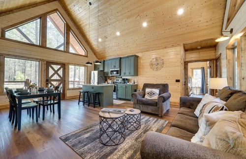 Hochatown Cabin | Family-Friendly Broken Bow Cabin Rental w/Hot Tub