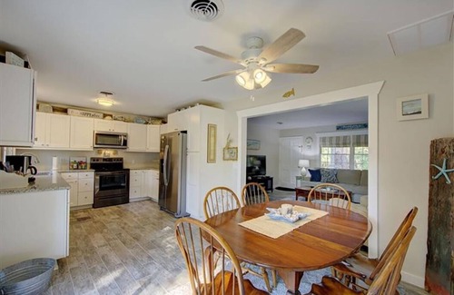 Jekyll Island House | Family-friendly, Cottage, 3 bed/2 bath,1 King,1 Queen, 2 Full, 2 Twin
