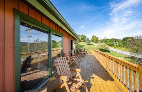 West Valley House | Family-Friendly Cabin with Heated Pool & Sauna