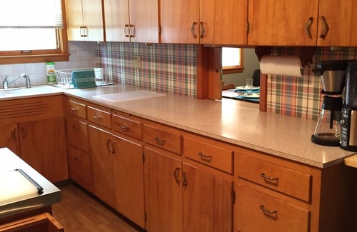 Manhattan House | Family friendly, close to downtown and restaurants , quiet neighborhood
