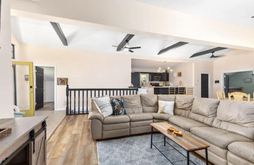 Chippewa Lake House | Family-friendly cottage with lake access