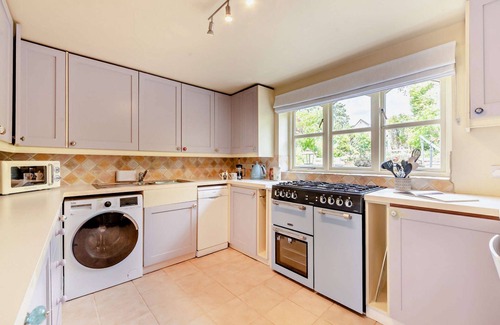 Tetbury Cottage | Family friendly cottage - Buttercup Cottage