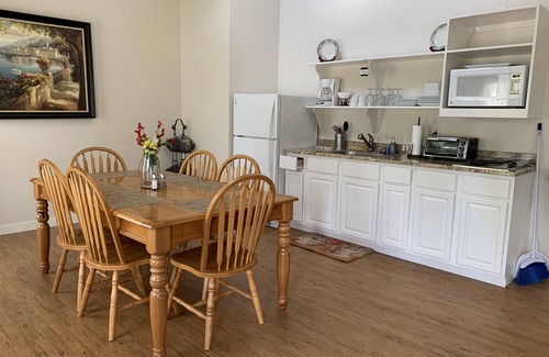 Comfort Cottage | Family-friendly cottage in the Texas Hill Country