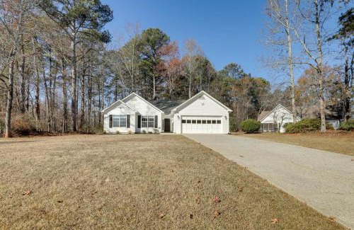 Dacula House | Family-Friendly Dacula Home with Screened Porch!