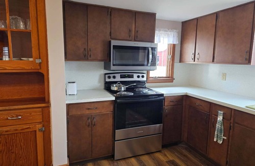 Melmore Other | Family-friendly farmhouse property, rural setting, 10 minutes from Tiffin, OH.
