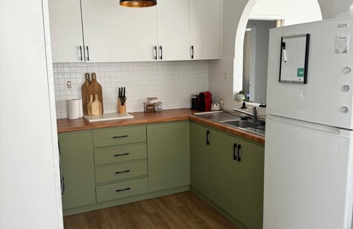 Belmont House | Family friendly Four Bedroom house in Belmont