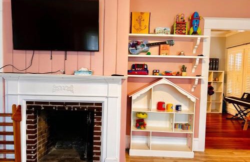 Morrisville Apartment | Family-Friendly Home Near Sesame Place 2 King Beds