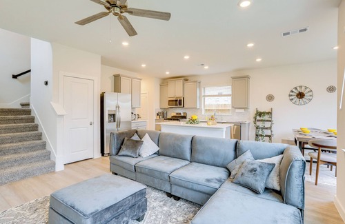 Hockley House | Family-Friendly Home w/Yard in Hockley!
