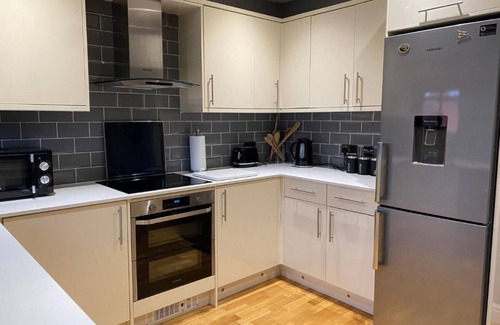 Birdwell House | Family Friendly House suitable for contractors as well