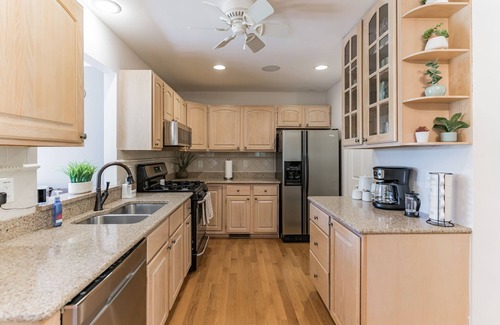 Shiloh House | Family-friendly house with large deck & yard adjoining local Christmas tree farm