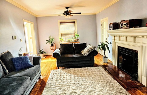 Downtown House | Family friendly in Hampton with huge yard, dog park, and 2 blocks from the bay
