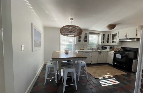 West of Town House | Family Friendly Island Getaway