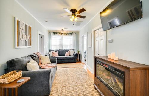 Zanoni Apartment | Family-Friendly Main St Gloucester Apt with Balcony!