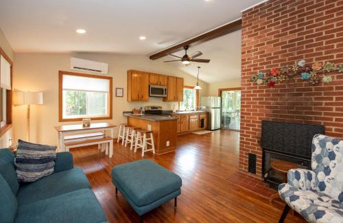 Kabletown House | Family friendly Mountain Cabin with steam shower