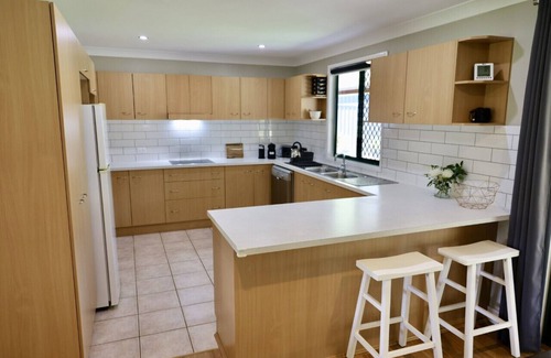 Kuranda House | Family Friendly | Mountain View | Late Check Out