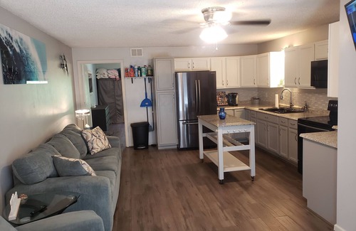 Crouse Apartment | Family Friendly Oasis