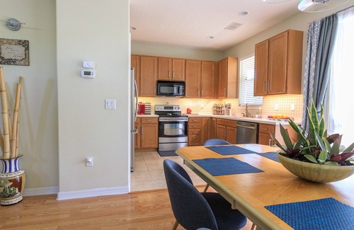 Fruitville House | Family friendly only 20 minutes driving distance to the sugar white sand beaches