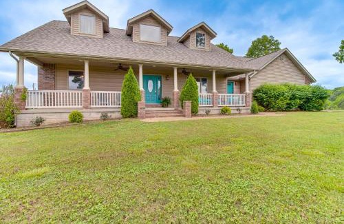 Omaha House | Family-Friendly Ozarks Getaway Less Than 21 Mi to Branson!