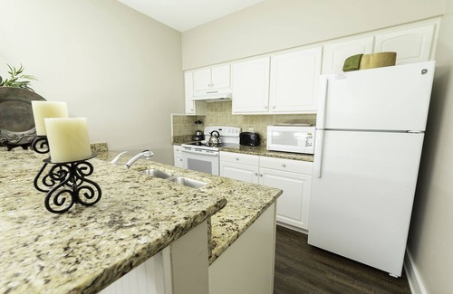 Lackey Cottage | Family Friendly Resort Cottage - Sleep 6 - Close to Theme Parks & Attractions