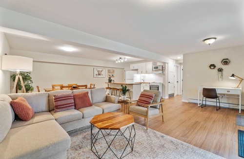 Ithaca House | Family Friendly Retreat Close to Cornell & Ithaca. 6bedrooms 3 baths.