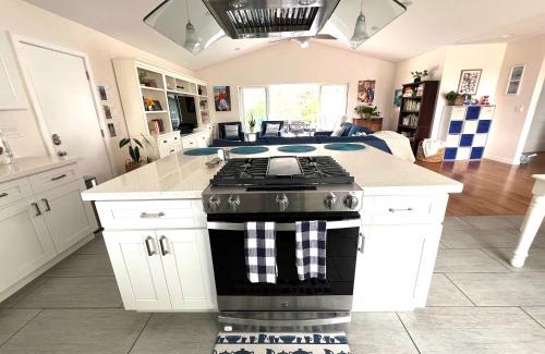 College West House | Family Friendly Retreat with Yard and Play Area, 2000 sq ft, AC, Fiber Optic WiFi