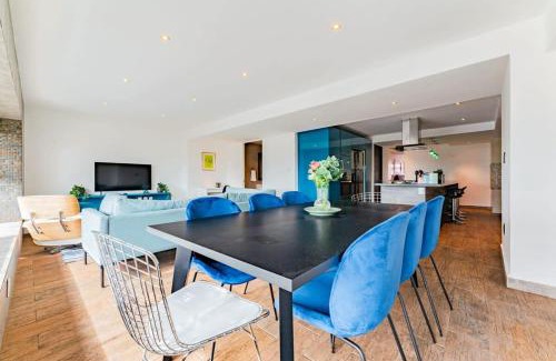 Zona Rosa House | Family friendly Roma Condo 247 Security Parking