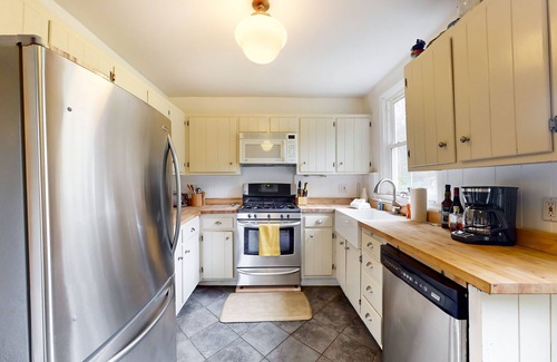 Mount Holly House | Family-friendly, rural home with work spaces, gym room & hammock - dog-friendly