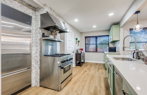 Farmers Branch House | Family friendly and pet friendly Bliss