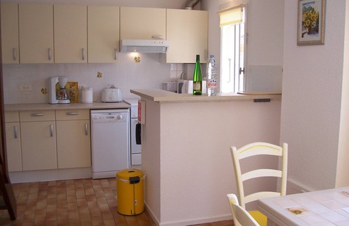 Cap d'Agde Villa | Family friendly villa 10 minutes walk to beach. Pool in residence
